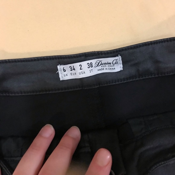 Faux leather skirt - Picture 3 of 3